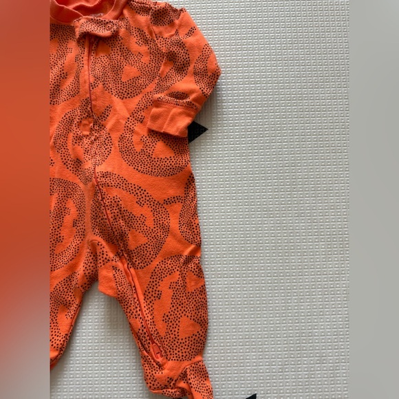 Carter’s|Baby gender neutral Orange Pumpkin Patterned footsies pajamas•••3M,CUTE - Picture 3 of 5